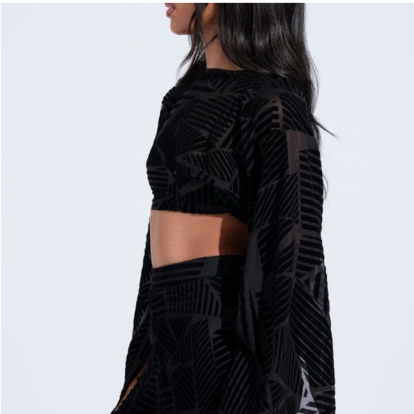 AKIRA Georgous Black Sheer Velvet Burnout Patterned Pant and Crop Top Set - Picture 4 of 7